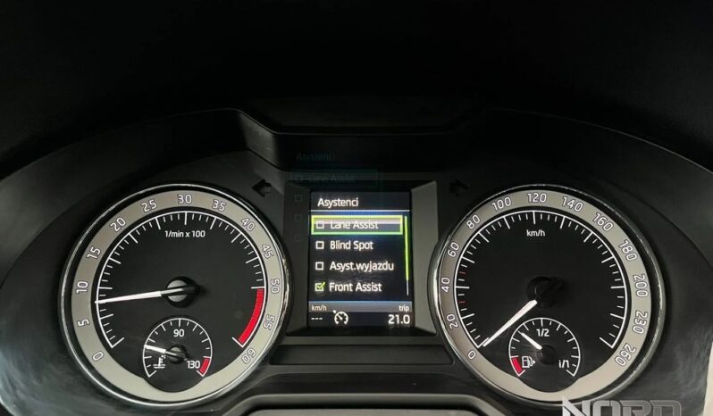 SKODA Octavia  | 4×4 (doł. automatycznie) | Automatyczna | 150 KM | Brązowy full