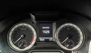 SKODA Octavia  | 4×4 (doł. automatycznie) | Automatyczna | 150 KM | Brązowy full