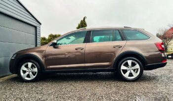 SKODA Octavia  | 4×4 (doł. automatycznie) | Automatyczna | 150 KM | Brązowy full
