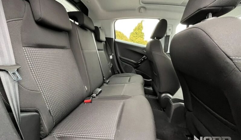 PEUGEOT 208  | FWD (przód) | Manualna | 82 KM | Szary full