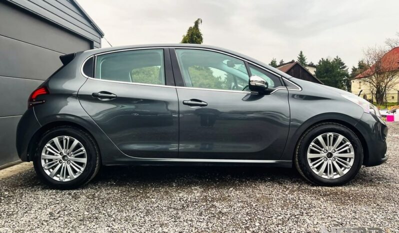 PEUGEOT 208  | FWD (przód) | Manualna | 82 KM | Szary full