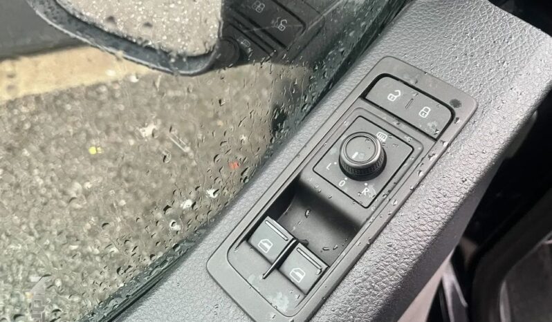 VOLKSWAGEN Transporter | FWD (przód) | Manualna | 150 KM | Czarny full