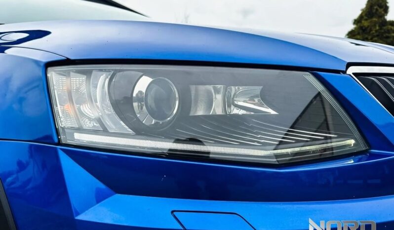 SKODA Octavia  | 4×4 (stały) | Automatyczna | 184 KM | Niebieski full
