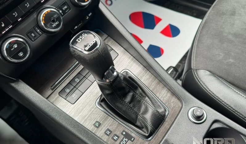 SKODA Octavia  | 4×4 (stały) | Automatyczna | 184 KM | Niebieski full