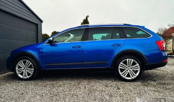 SKODA Octavia  | 4×4 (stały) | Automatyczna | 184 KM | Niebieski full