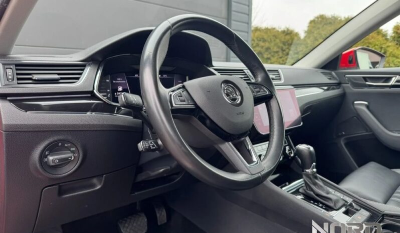SKODA Superb  | 4×4 (stały) | Automatyczna | 190 KM | Czerwony full