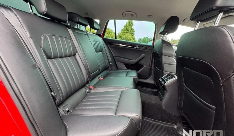 SKODA Superb  | 4×4 (stały) | Automatyczna | 190 KM | Czerwony full