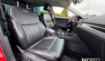 SKODA Superb  | 4×4 (stały) | Automatyczna | 190 KM | Czerwony full