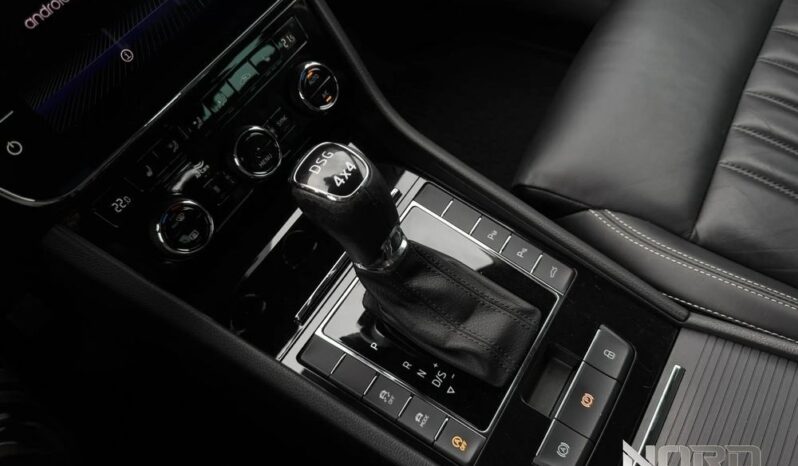 SKODA Superb  | 4×4 (stały) | Automatyczna | 190 KM | Czerwony full