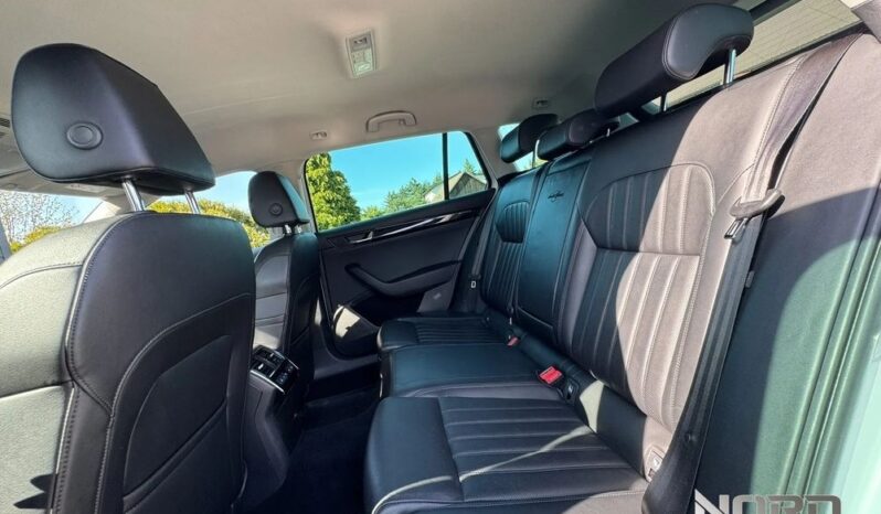 SKODA Superb  | 4×4 (stały) | Automatyczna | 190 KM | Biały full
