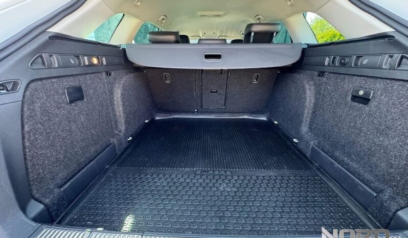 SKODA Superb  | 4×4 (stały) | Automatyczna | 190 KM | Biały full