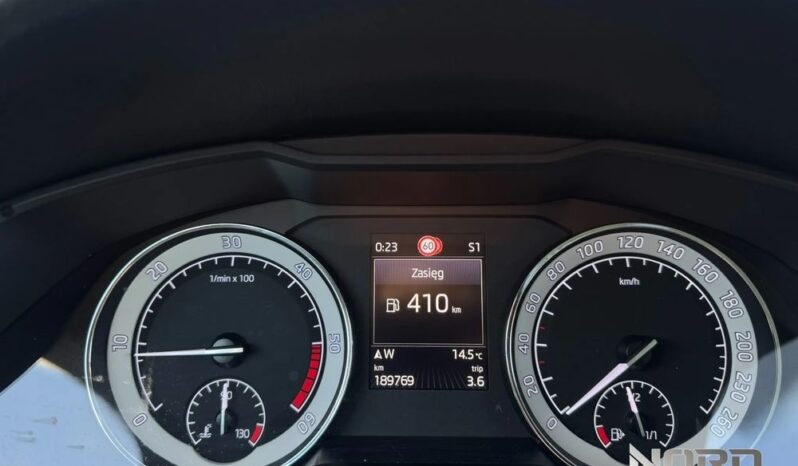 SKODA Superb  | 4×4 (stały) | Automatyczna | 190 KM | Biały full