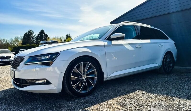 SKODA Superb  | 4×4 (stały) | Automatyczna | 190 KM | Biały full