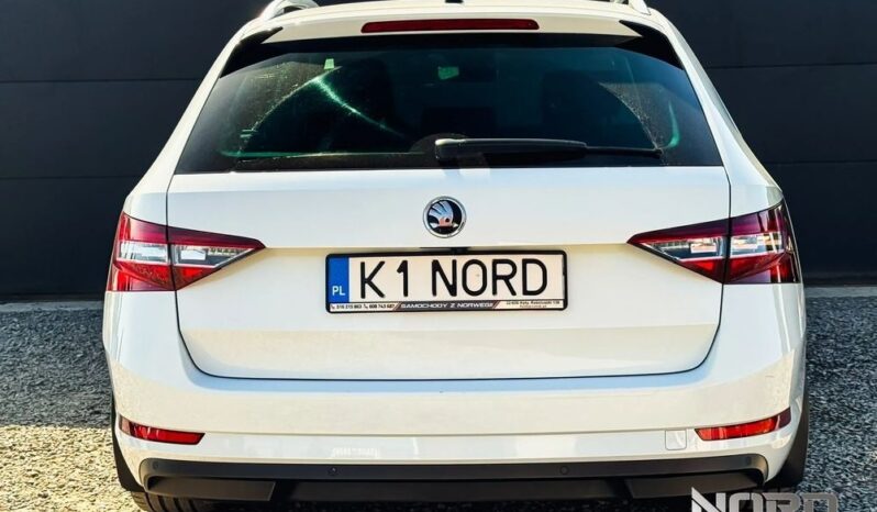 SKODA Superb  | 4×4 (stały) | Automatyczna | 190 KM | Biały full