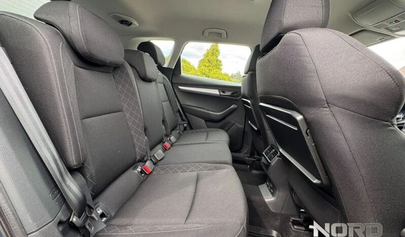 SKODA Karoq | FWD (przód) | Automatyczna | 150 KM | Niebieski full