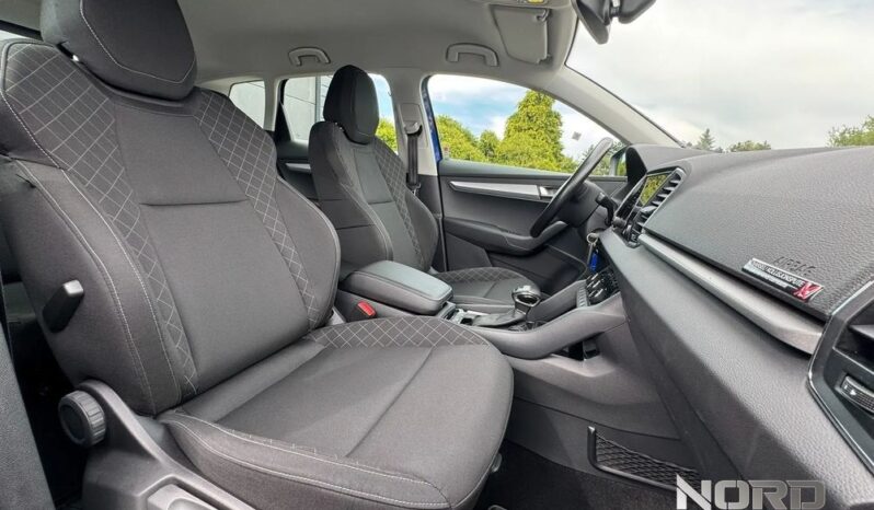 SKODA Karoq | FWD (przód) | Automatyczna | 150 KM | Niebieski full