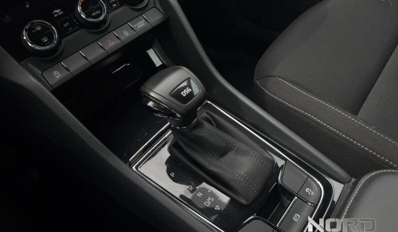 SKODA Karoq | FWD (przód) | Automatyczna | 150 KM | Niebieski full