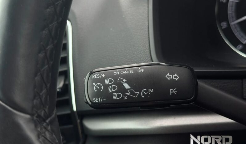SKODA Karoq | FWD (przód) | Automatyczna | 150 KM | Niebieski full