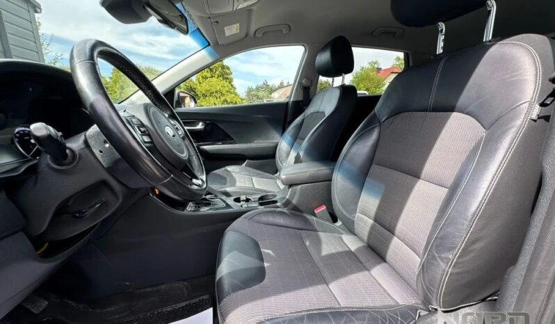 KIA Niro  | FWD (przód) | Automatyczna | 141 KM | Czarny full
