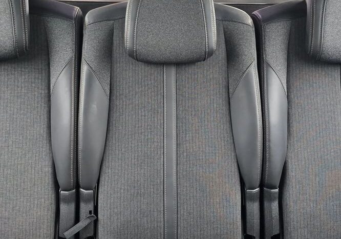 PEUGEOT 5008  | FWD (przód) | Automatyczna | 165 KM | Granatowy full