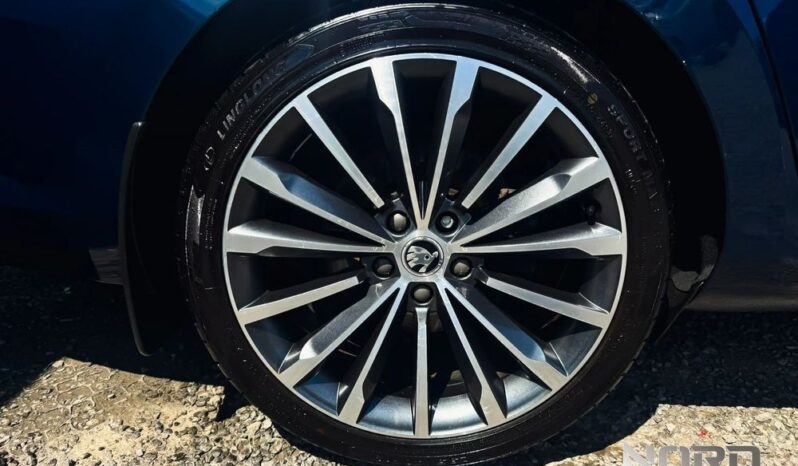 SKODA Superb  | FWD (przód) | Automatyczna | 180 KM | Granatowy full