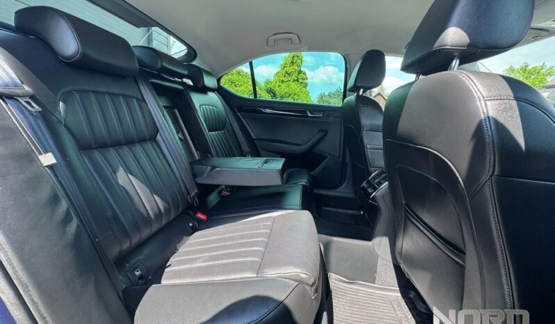 SKODA Superb  | FWD (przód) | Automatyczna | 180 KM | Granatowy full