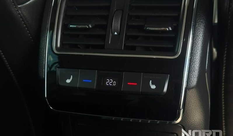 SKODA Superb  | FWD (przód) | Automatyczna | 180 KM | Granatowy full