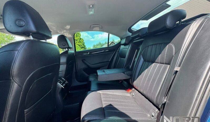 SKODA Superb  | FWD (przód) | Automatyczna | 180 KM | Granatowy full