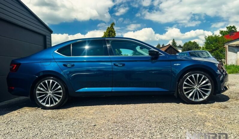 SKODA Superb  | FWD (przód) | Automatyczna | 180 KM | Granatowy full