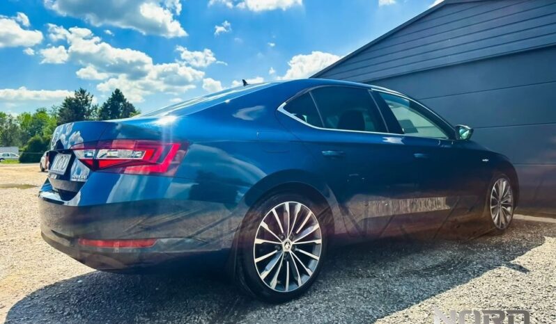 SKODA Superb  | FWD (przód) | Automatyczna | 180 KM | Granatowy full