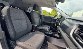 KIA Stonic  | FWD (przód) | Manualna | 120 KM | Srebrny full