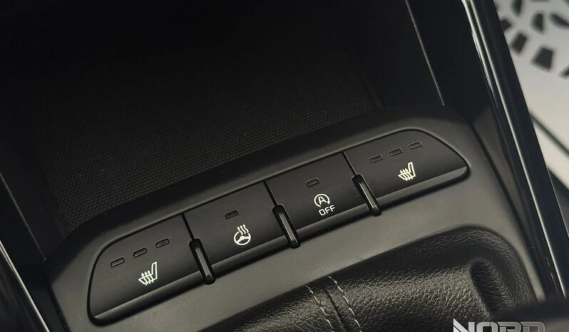 KIA Stonic  | FWD (przód) | Manualna | 120 KM | Srebrny full