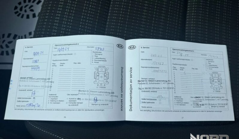 KIA Stonic  | FWD (przód) | Manualna | 120 KM | Srebrny full