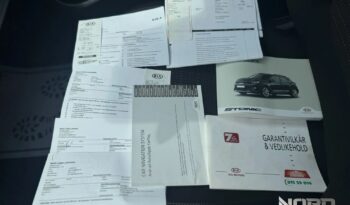 KIA Stonic  | FWD (przód) | Manualna | 120 KM | Srebrny full