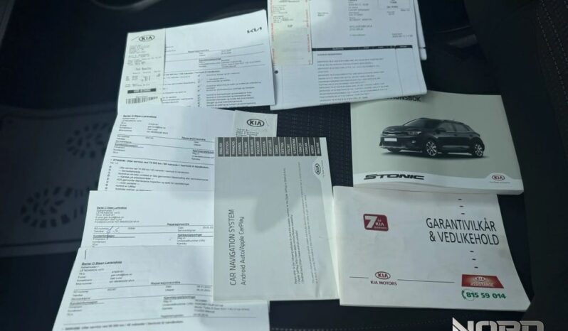 KIA Stonic  | FWD (przód) | Manualna | 120 KM | Srebrny full