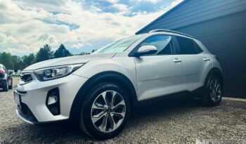 KIA Stonic  | FWD (przód) | Manualna | 120 KM | Srebrny full