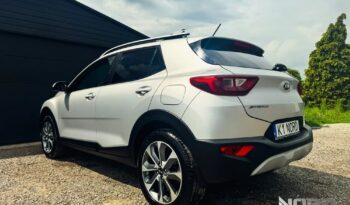 KIA Stonic  | FWD (przód) | Manualna | 120 KM | Srebrny full