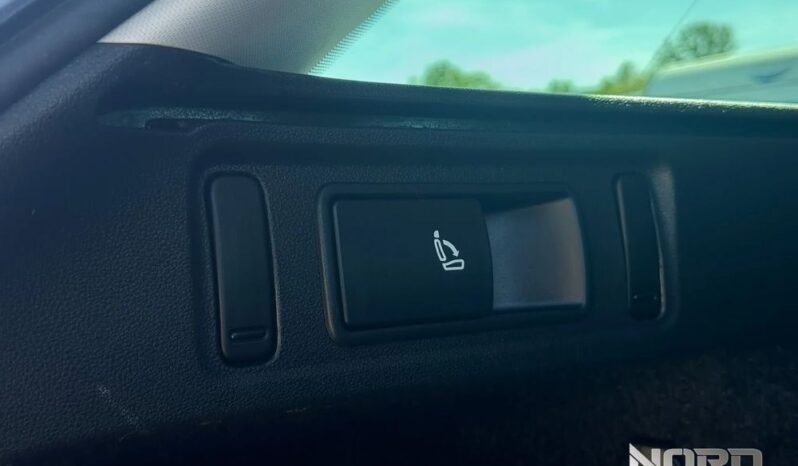 SKODA Octavia  | 4×4 (stały) | Automatyczna | 184 KM | Czarny full