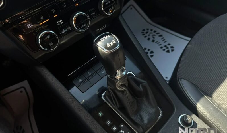 SKODA Octavia  | 4×4 (stały) | Automatyczna | 184 KM | Czarny full