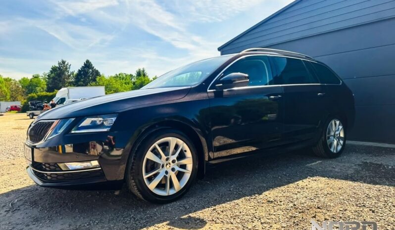SKODA Octavia  | 4×4 (stały) | Automatyczna | 184 KM | Czarny full