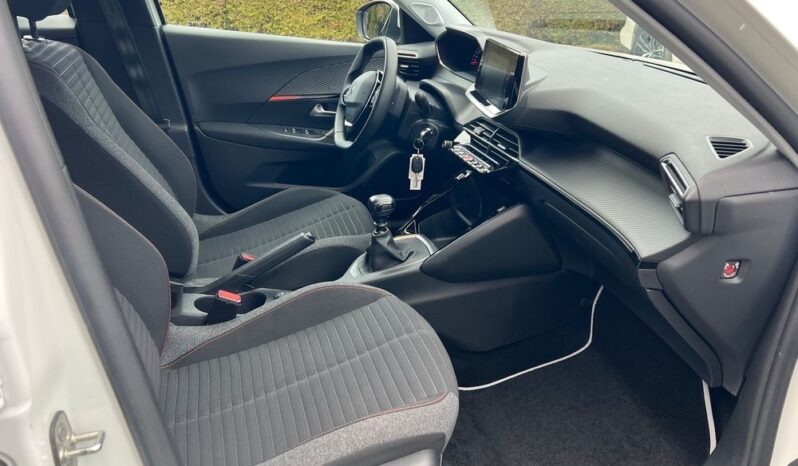 PEUGEOT 2008  | FWD (przód) | Manualna | 110 KM | Biały full
