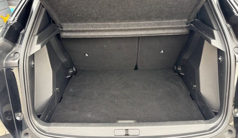 PEUGEOT 2008  | FWD (przód) | Automatyczna | 130 KM | Czarny full