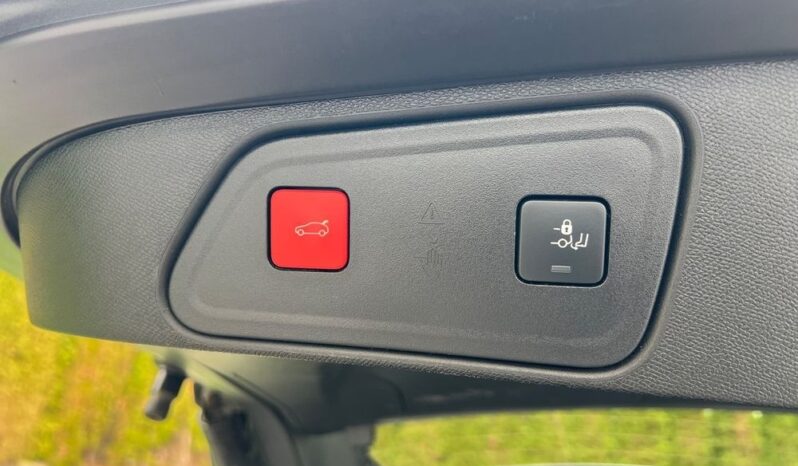 PEUGEOT 3008  | FWD (przód) | Automatyczna | 130 KM | Niebieski full