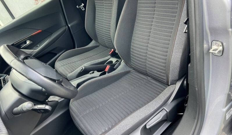 PEUGEOT 2008  | FWD (przód) | Manualna | 110 KM | Srebrny full