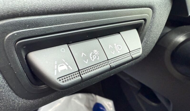 RENAULT Captur  | FWD (przód) | Automatyczna | 140 KM | Biały full