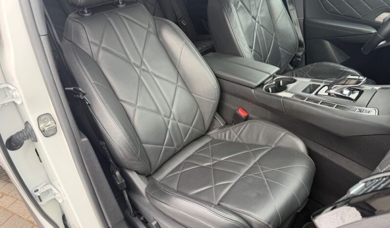 DS Automobiles DS 7 Crossback | 4×4 (doł. automatycznie) | Automatyczna | 300 KM | Biały full