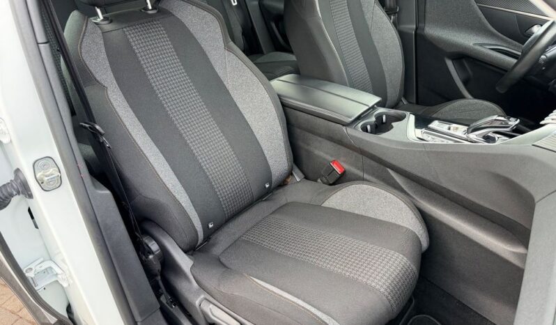 PEUGEOT 3008  | FWD (przód) | Automatyczna | 130 KM | Biały full