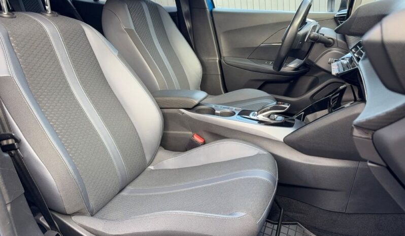 PEUGEOT 2008  | FWD (przód) | Automatyczna | 130 KM | Niebieski full