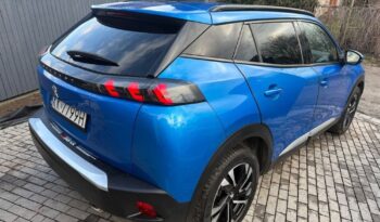 PEUGEOT 2008  | FWD (przód) | Automatyczna | 130 KM | Niebieski full