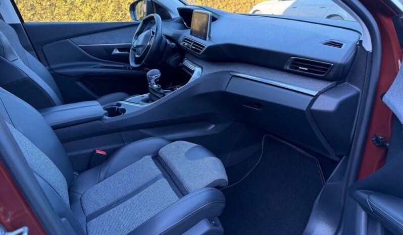 PEUGEOT 3008  | FWD (przód) | Manualna | 130 KM | Brązowy full